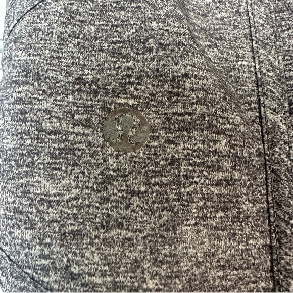 Lululemon Womens Tracker Shorts V4 Heather Gray Size 6 - Picture 5 of 11